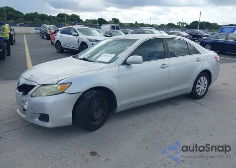 2011 Toyota Camry Le z USA, uszkodzony, nr VIN 4T1BF3EKXBU182848